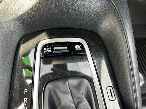 Used 2025 Toyota Corolla SE image 15