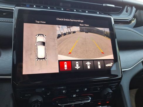 Used 2022 Jeep Grand Cherokee Limited 4xe w/ Luxury Tech Group II image 27