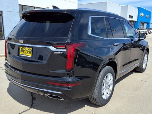 Used 2024 Cadillac XT6 Luxury w/ LPO, Floor Liner Package AWD/4WD image 8
