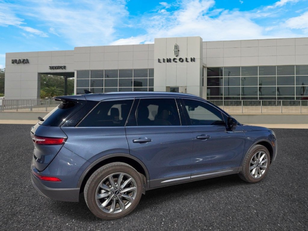 Used 2022 Lincoln Corsair FWD w/ Premium Package image 3