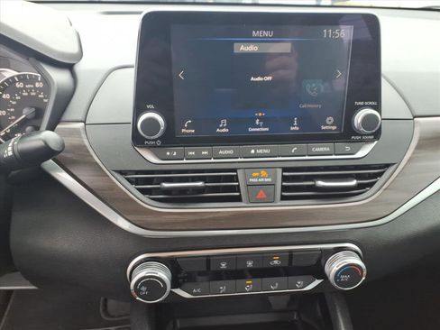 Used 2024 Nissan Altima 2.5 SV image 18