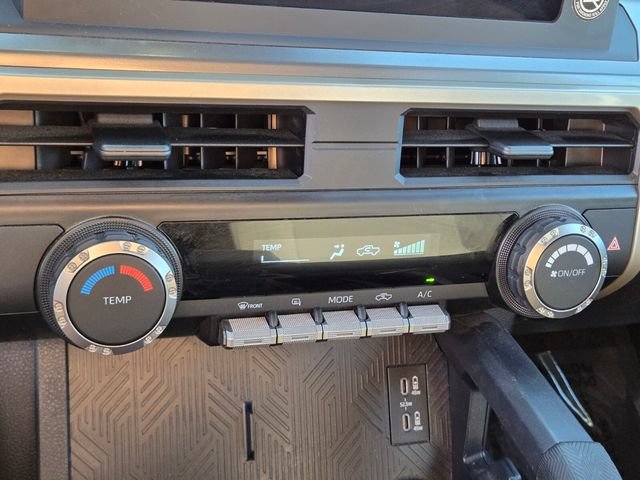 Used 2025 Toyota Tacoma SR5 AWD/4WD image 28