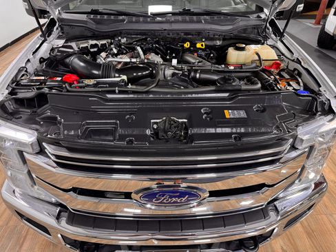 Used 2019 Ford F250 Lariat w/ Lariat Value Package image 12