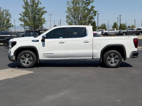 Used 2022 GMC Sierra 1500 SLE w/ X31 Off-Road Package AWD/4WD image 5