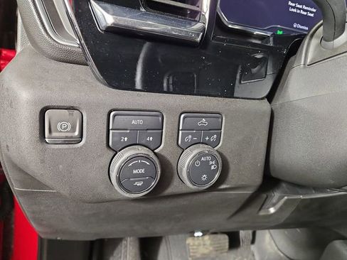 Used 2024 Chevrolet Silverado 1500 LT AWD/4WD image 30