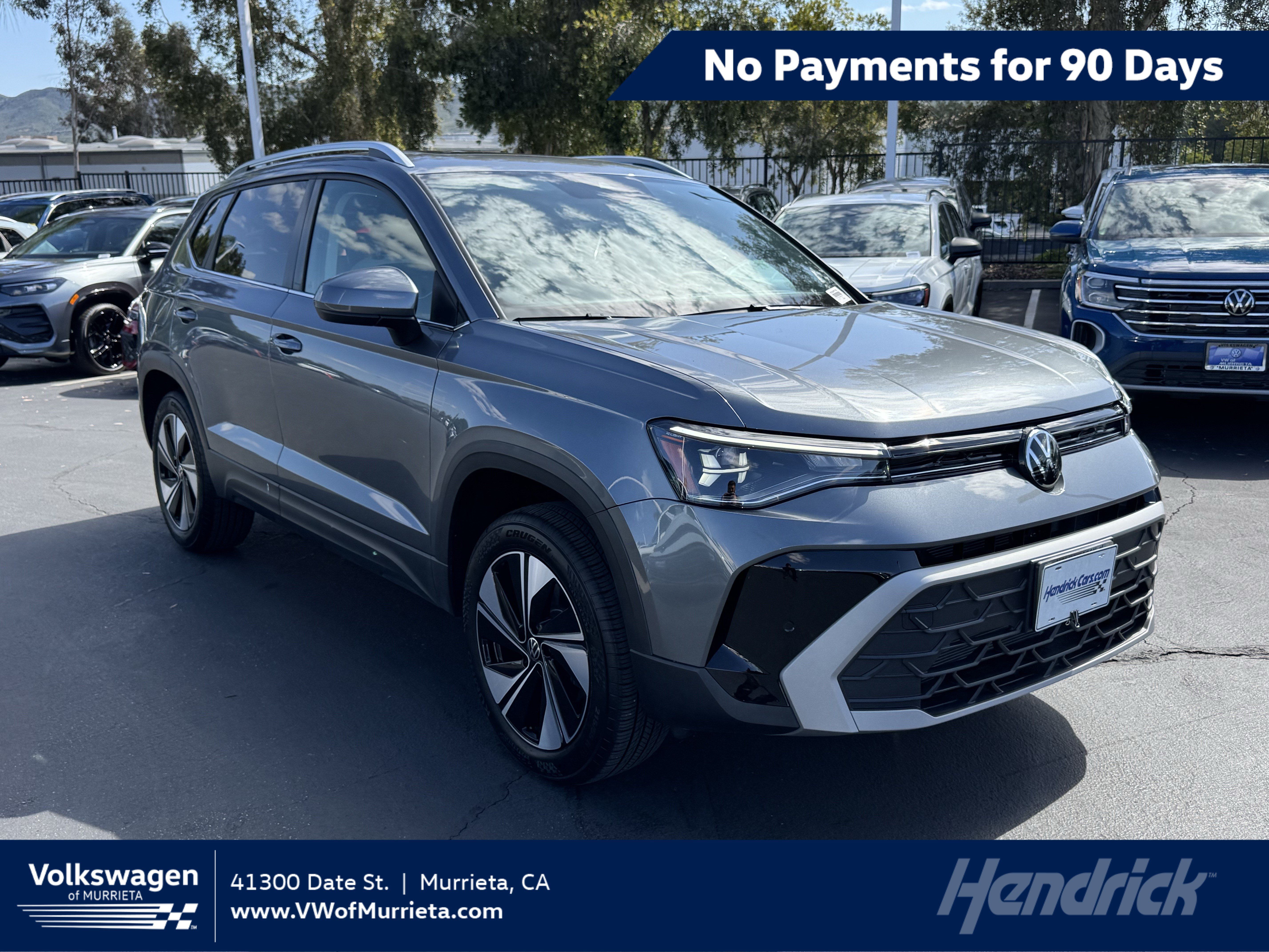 Used 2025 Volkswagen Taos SE AWD/4WD image 1