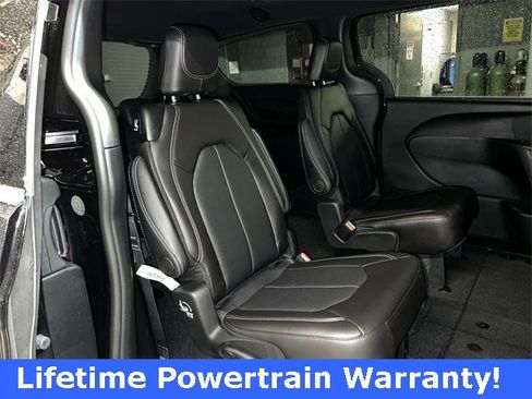 New 2026 Chrysler Pacifica Select image 18