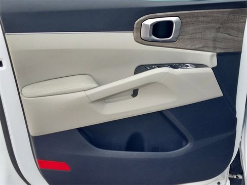 Used 2023 Kia Sorento EX w/ Panoramic Sunroof Package image 6