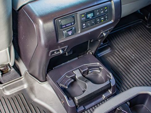 Used 2019 Toyota Sequoia Platinum image 34