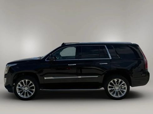 Used 2020 Cadillac Escalade Luxury AWD/4WD image 4