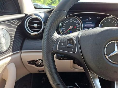 Used 2017 Mercedes-Benz E 300 4MATIC image 21