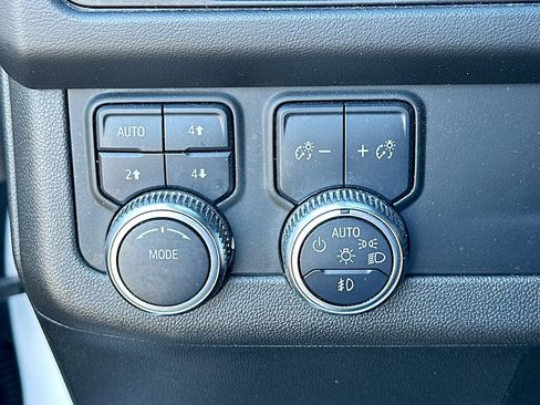 Certified 2022 GMC Yukon AT4 image 11