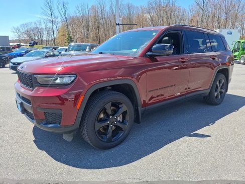 Used 2023 Jeep Grand Cherokee L Laredo AWD/4WD image 3
