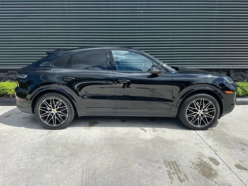 Certified 2024 Porsche Cayenne Coupe AWD/4WD image 11