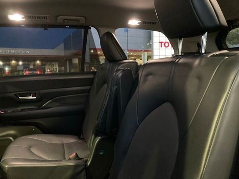 Certified 2024 Toyota Grand Highlander XLE image 11