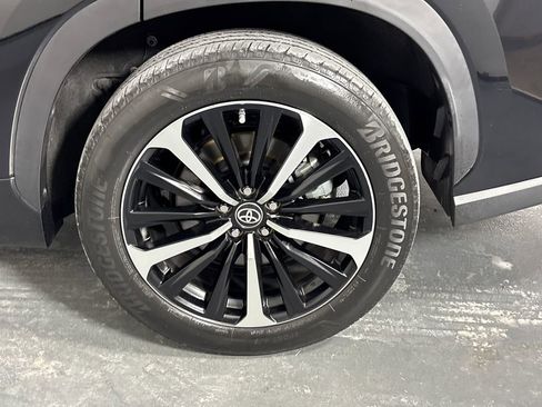 Used 2022 Toyota Highlander XSE FWD image 35
