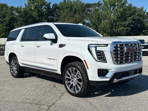 New 2026 GMC Yukon XL Denali w/ Denali Reserve Package AWD/4WD image 2