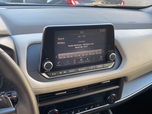 Used 2025 Nissan Rogue SV image 20