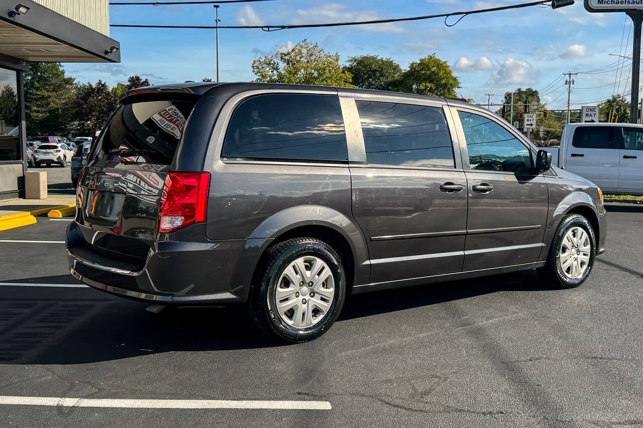 Used 2017 Dodge Grand Caravan SE w/ Power Window Group FWD image 4