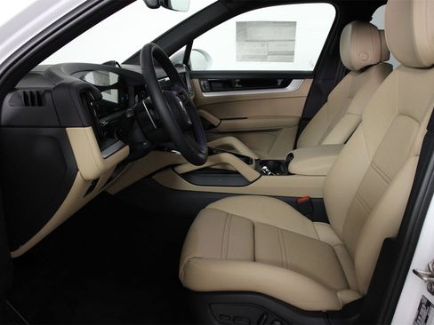 New 2026 Porsche Cayenne image 5