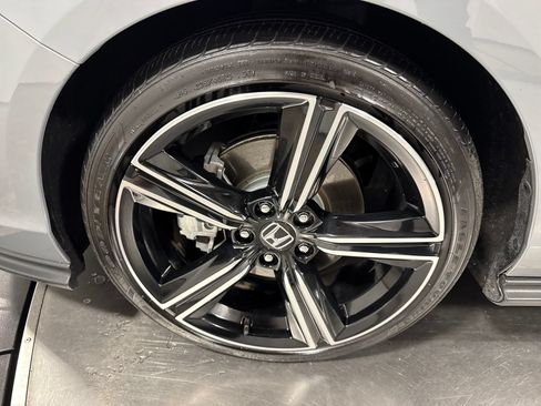 Used 2023 Honda Accord Sport image 2