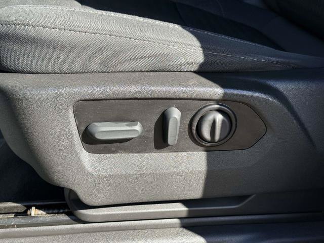 Used 2022 Chevrolet Silverado 1500 LT AWD/4WD image 11