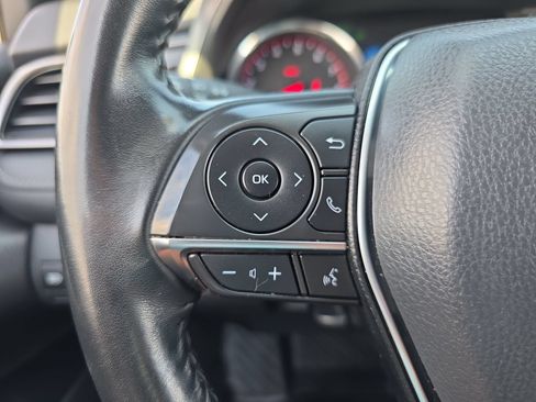 Used 2020 Toyota Camry XSE FWD image 19