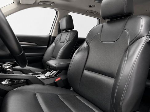 Used 2020 Kia Telluride S w/ S 8 Passenger Seating Package AWD/4WD image 9