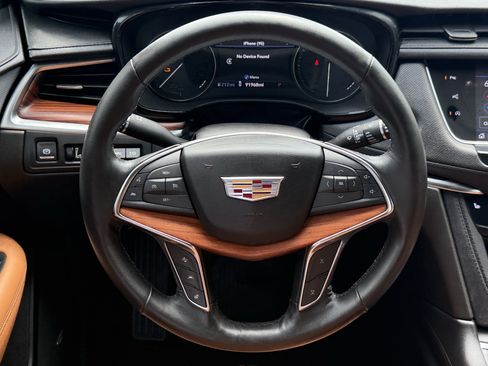Used 2023 Cadillac XT5 Premium Luxury w/ Technology Package FWD image 15