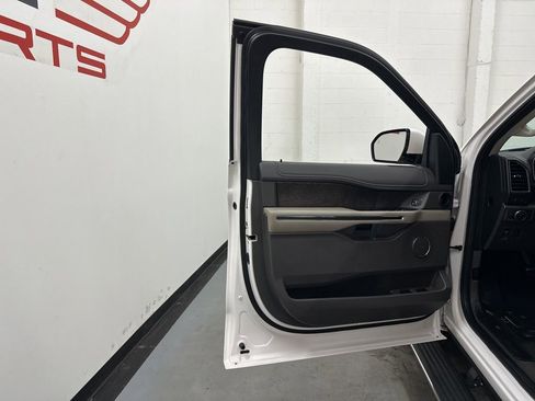 Used 2019 Ford Expedition Limited image 27
