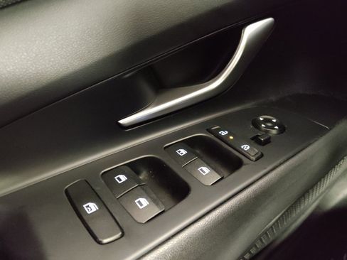 Used 2025 Hyundai Elantra SE FWD image 27