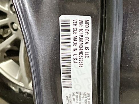 Used 2022 Jeep Cherokee Latitude Lux w/ Mopar Interior Package image 31