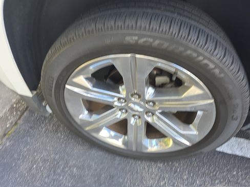 Used 2019 Chevrolet Tahoe LT w/ Luxury Package image 7