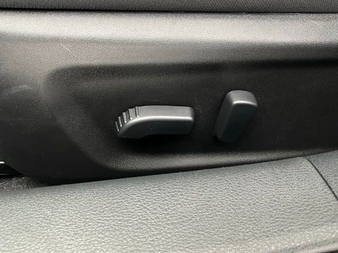 Used 2025 Nissan Altima 2.5 SV image 11