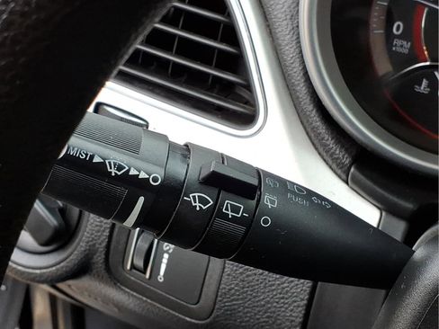 Used 2018 Dodge Journey SE w/ Blacktop Package FWD image 19
