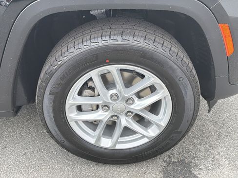 New 2026 Jeep Grand Cherokee Laredo w/ Trailer Tow Package image 14