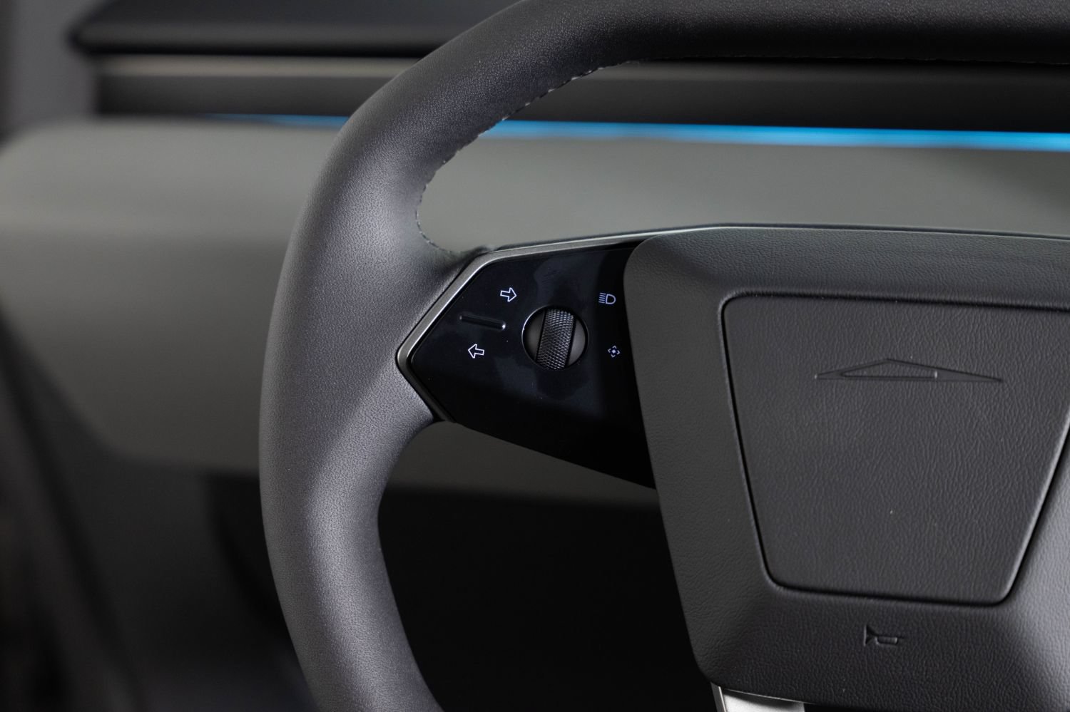 Used 2026 Tesla Cybertruck AWD Crew Cab image 30