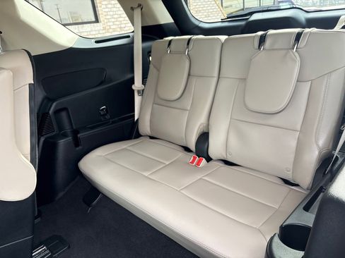 Used 2023 Ford Explorer XLT w/ Equipment Group 202A image 5