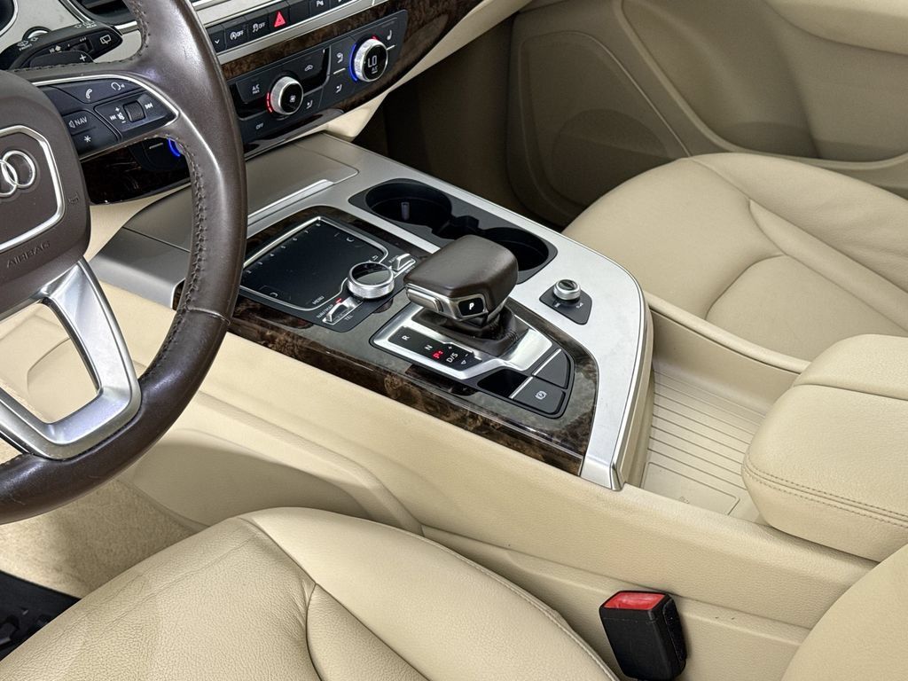 Used 2019 Audi Q7 2.0T Premium w/ Convenience Package AWD/4WD image 19