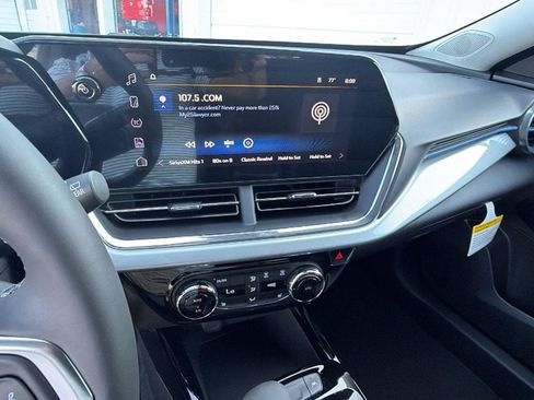 New 2026 Chevrolet Trax LT w/ Driver Confidence Package FWD image 25