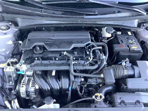 Used 2025 Hyundai Elantra SEL FWD image 8