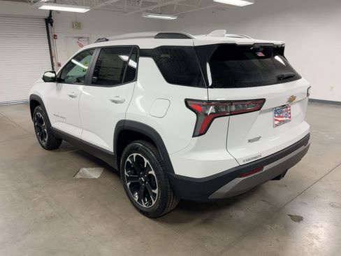 New 2026 Chevrolet Equinox LT w/ Convenience Package II image 2