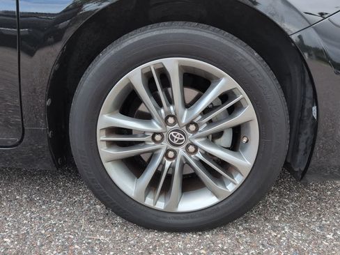 Used 2017 Toyota Camry SE FWD image 11