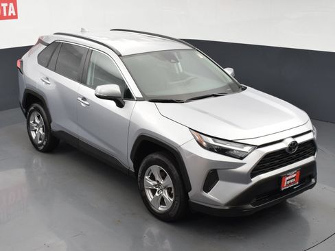 Used 2024 Toyota RAV4 XLE FWD image 21