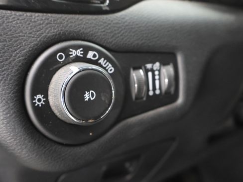 Used 2019 Jeep Cherokee Latitude Plus image 38