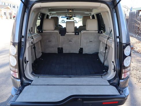 Used 2015 Land Rover LR4 HSE image 15
