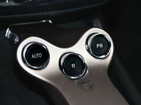 Used 2013 Ferrari California image 29