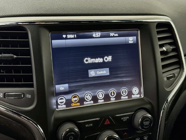 Used 2018 Jeep Grand Cherokee Altitude AWD/4WD image 15