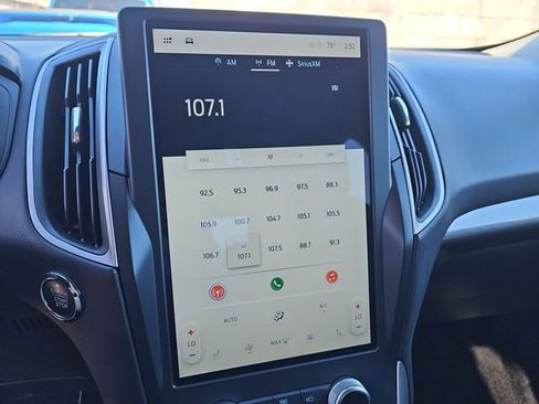 Used 2024 Ford Edge SEL image 26