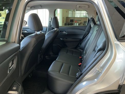 Used 2024 Nissan Rogue SL image 22